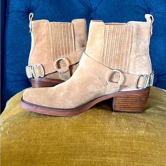 Leather Suede Ankle Boot - Picture 3 of 6